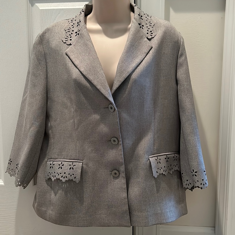 🩶ALFRED DUNNER PETITE LIKE-NEW GRAY JACKET🩶